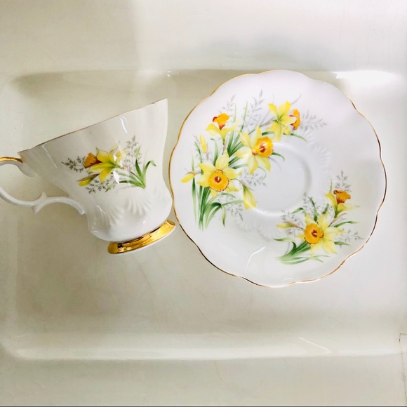 🚫SOLD🚫 Royal Albert Bone Friendship DAFFODIL - Picture 2 of 8